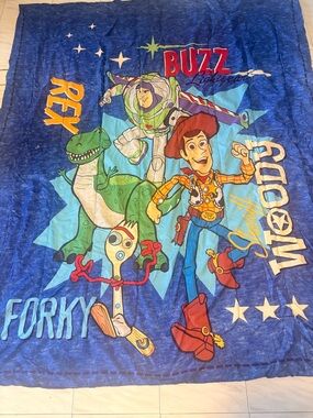 Toy Story Character Throw comforter - Buzz, Woody, Rex, Forky